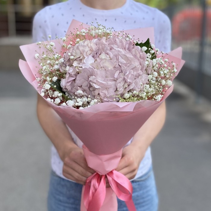 Жемчужная гортензия с гипсофилой