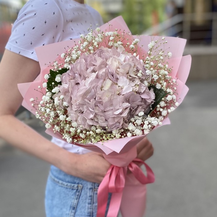 Жемчужная гортензия с гипсофилой