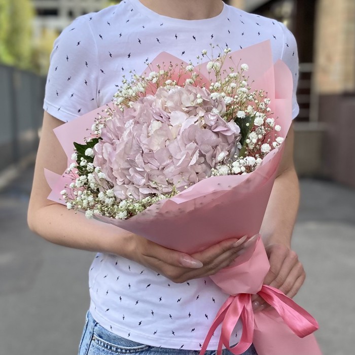 Жемчужная гортензия с гипсофилой