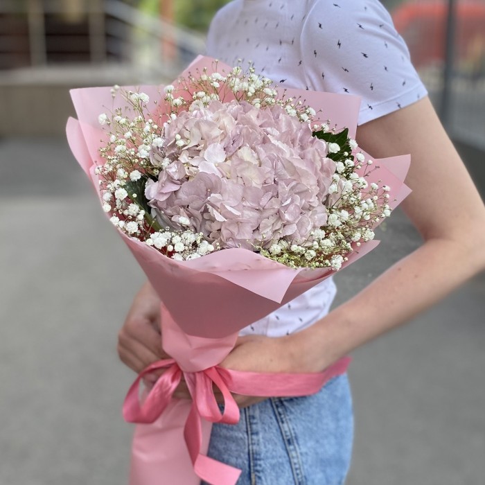 Жемчужная гортензия с гипсофилой