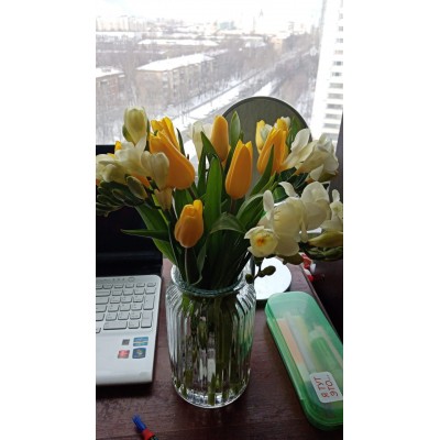 Фото отзыв: Бесконечно благодарна всему вашему коллективу -менеджерам,флористам,курьерам --за отзывчивость, душевный,творческий подход к клиентам. Заказываю не в первый раз--всегда свежие,красивые,прекрасно оформленные букеты! Спасибо!