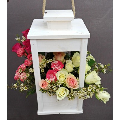 Фото отзыв: Спасибо огромное!!! Благодаря Вам, находясь на карантине, я смогла поздравить любимую сестренку с Днем рождения!! Композиция шедевральная!!! Сестра очень довольна