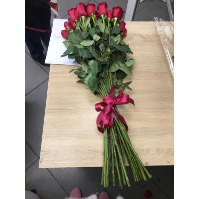 Фото отзыв: Сервис на высшем уровне. Быстрый и простой заказ на сайте. Мгновенная обратная связь с предоставлением фото букета и оперативность курьера! Дай Бог процветания вашему бизнесу!