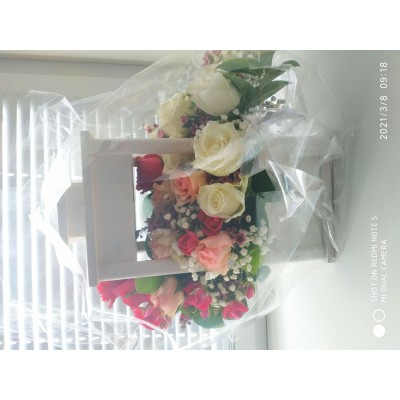 Фото отзыв: Закал даную компазицию, привезли в указанное время, цветы свежие... Думаю подарком останутся довольны!! ;) Рекомендую.