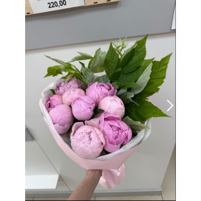 Фото отзыв: Второй раз заказываю букеты у Roza4u  с доставкой. Очень благодарна сотрудникам за качество и оперативность. В очередной раз осталась довольна. Ещё если флорист посчитает что тот или иной компонент букета  не подходит то пишут и согласовывают с покупателем находя компромисс , за что отдельная благодарность. 