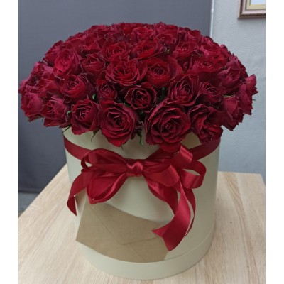 Фото отзыв: Огромное спасибо всей вашей команде за доставленный красивейший букет вместе с радостью и счастьем.<br />
И особо хочется поблагодарить, что записка в букете была написана от руки, причём очень красивым почерком. Сейчас так редко мы пишем письма от руки, а ведь именно от таких писем теплее всего на душе. СПАСИБО! 