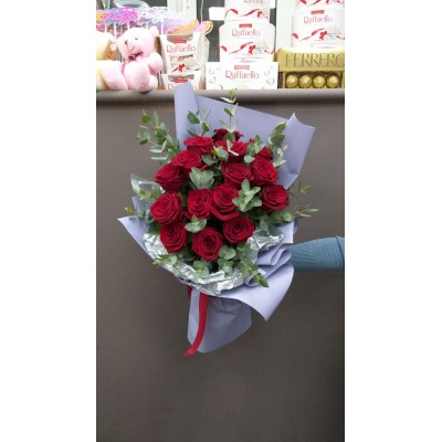 Фото отзыв: Спасибо за красоту, оперативность, чувство вкуса в создании и оформлении букетов! Буду рекомендовать вас своим друзьям и знакомым.