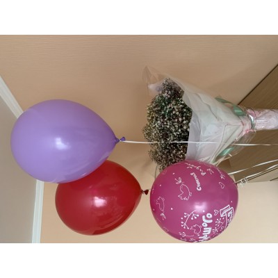 Фото отзыв: Спасибо за доставленный вовремя заказ и качество . Все было оформлено точно по заказу. Шикарный букет и шары 