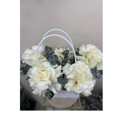 Фото отзыв: Цветы шикарные,доставка как всегда по времени, уже много раза заказывала цветы, всегда все запечатлено!!