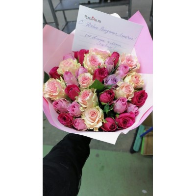 Фото отзыв: Всегда вовремя,всегда все свежее,очень люблю заказывать цветочки именно тут,процветания вам и хороших клиентов 