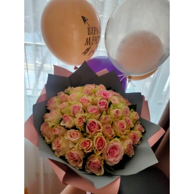 Фото отзыв: Огромное спасибо за Вашу работу! Сервис на высшем уровне! Цветы и шарики - супер!