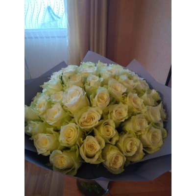Фото отзыв: Букет и доставка всё очень понравилось! цветы очень свежие, доставка вовремя. Спасибо за профессионализм!