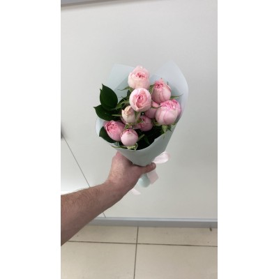 Фото отзыв: Спасибо за прекрасный букет, за оперативность,качество, большой выбор и приятные цены,  хороший сервис!! все понравилось!<br />
