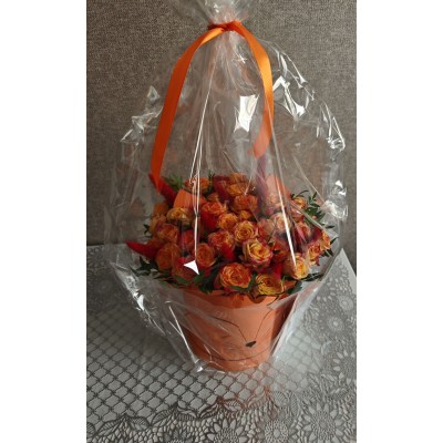 Фото отзыв: Спасибо большое всей команде Roza4u!❤️Невероятно красивый букет(сборка, упаковка), фото букета перед отправкой, быстрая доставка (ставила время с 12 до 13), привезли прям ровно в 12:00, приятно)) Имениннице букет безумно понравился