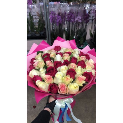 Фото отзыв: Я очень довольна сервисом компании ! Все мои пожелания были учтены и выполнены наилучшим образом!<br />
Цветы свежие, очень ароматные.