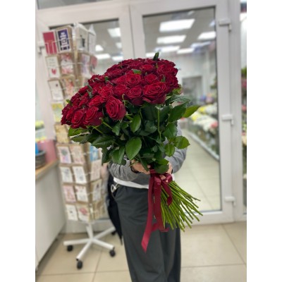 Фото отзыв: Спасибо большое за доставку. Привезли отличный букет. 