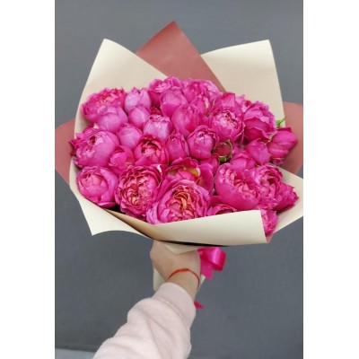 Фото отзыв: Спасибо огромное! Сюрприз удался. Именинице очень понравилось. Букет и открытка с поздравлениями впечатлили.