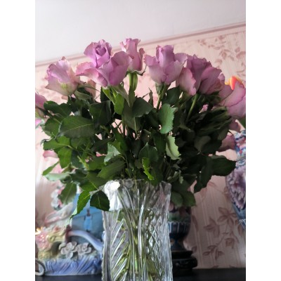 Фото отзыв: Заказала букет маме в подарок, он шикарный, все четко, быстро, цветы свежайшие.<br />
Накануне доставки попросила ещё букет, потом поменяла адрес доставки, попросила дописать открытку, вообщем все мои просьбы были выполнены без проблем. Продавец постоянно на связи. Спасибо огромное. Буду заказывать ещё!