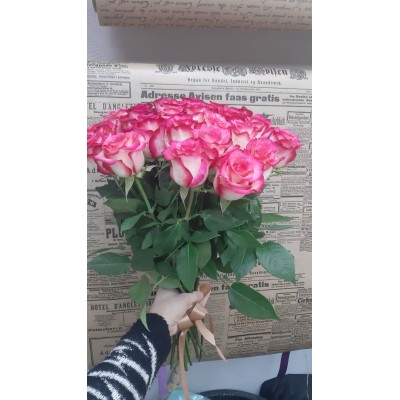 Фото отзыв: Заказывала такой букет для женщины-хирурга при выписке из больницы. Удобный сайт для заказа, фото перед отправкой, доставка точно по времени. Букетом осталась довольна! 