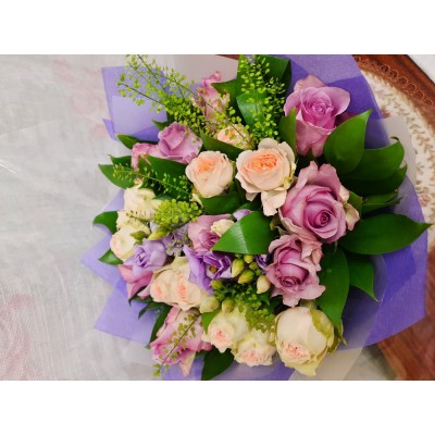 Фото отзыв: Подарила маме прекрасный букет! <br />
Очень красивый!<br />
Большое спасибо!