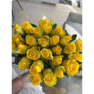 Фото отзыв: Не первый раз обращаюсь к этой команде!!! Всегда на связи, помогут с выбором! Букеты, ну просто свежайшие и красивые! Спасибо вам огромное за ваш труд!!! 