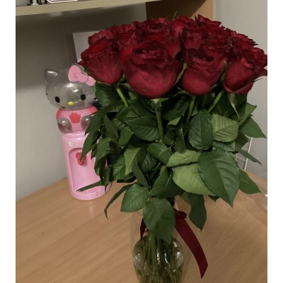 Фото отзыв: Классные розочки и супер цена ,очень удобный сервис доставки с фотоотчетами и быстрым, удобным заказом. Ещё вернусь с заказом ❤️