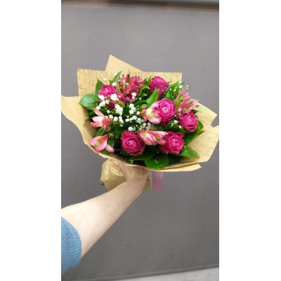 Фото отзыв: Спасибо за красоту, оперативность, чувство вкуса в создании и оформлении букетов! Буду рекомендовать вас своим друзьям и знакомым.