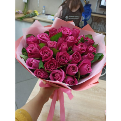 Фото отзыв: Если вам нужен красивый букет, а еще недорогой, а еще с доставкой вовремя - Вам в ROZA4U. Спасибо!
