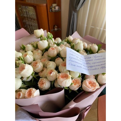 Фото отзыв: Спасибо большое! Букет прекрасен)<br />
Вы молодцы, отличное качество! <br />
И доставлен в сроки- идеально!