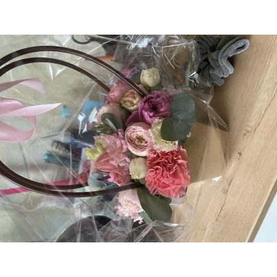 Фото отзыв: Все очень понравилось. Доставка быстрая. Букет шикарный а аромат и того лучше. Магазин советую однозначно!