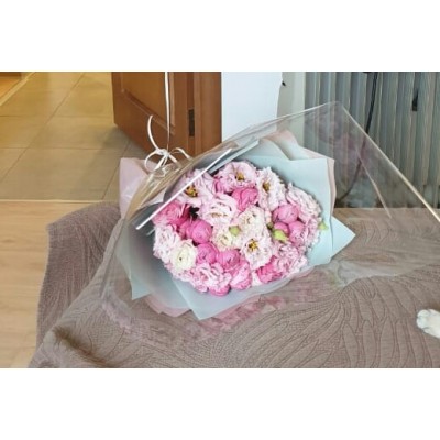 Фото отзыв: Отличный сервис! Все вовремя, прекрасные цветы, заранее сообщили, что букет готов к доставке, выслали фотографию. <br />
Получатель отметил свежесть цветов. Спасибо!