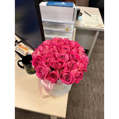 Фото отзыв: Благодарю вас за прекрасный букет к ДР девушки!Вы сделали наше настроение и праздник незабываемыми. Цветы шикарные, сервис безупречный: фото готового букета перед отправкой, чёткая доставка. Пользуемся вашими услугами не в первый раз. Высоко оцениваем вашу работу и рекомендуем знакомым.