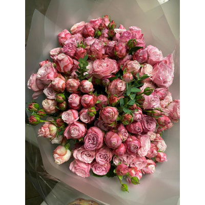 Фото отзыв: Огромное спасибо команде! Прекрасные цветы, отличный сервис. Все вовремя и качествено. Очень понравилось! Будем теперь у них постонно заказывать 