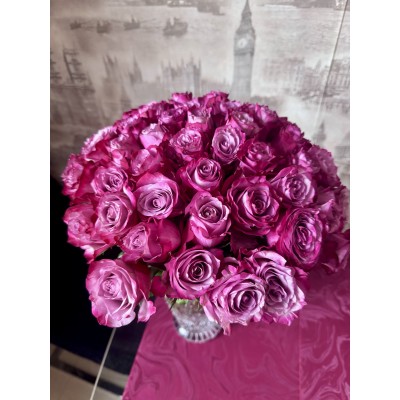 Фото отзыв: Получила уже не первый раз такие прекрасные ароматные цветы, очень свежие и красивые. Отдельное спасибо курьерам, всегда очень милые, приветливые и сделают комплимент, улыбнуться! Одним словом даже захотелось написать отзыв в ваш магазин