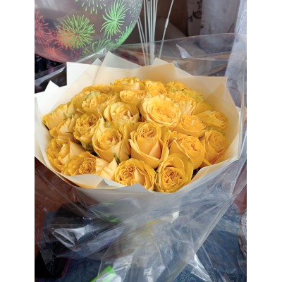 Фото отзыв: Отличная компания.Удобные цены,свежие цветы,стоят долго.Большой выбор букетов.Жена всегда в восторге.