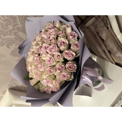 Фото отзыв: Очень красивый букет - как на фото.<br />
Я очень довольна сервисом компании! Все мои пожелания были учтены и выполнены наилучшим образом!