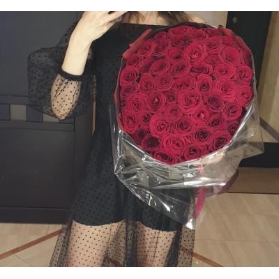 Фото отзыв: Шикарный букет (51 роза), оперативная доставка, отличное сопровождение заказа. Все очень достойно!