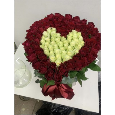 Фото отзыв: Все отлично, букет шикарен, все оперативно, оператор сопровождал по готовности, отправке букета, курьер с получателем связался, тайну не выдал, благодарю, буду заказывать еще 