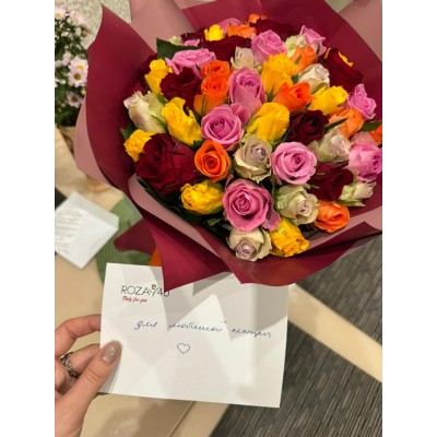 Фото отзыв: Быстрая доставка ❤️очень красиво собран букет ! Цветы свежие ! Рекомендую !