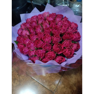 Фото отзыв: Большое спасибо команде ROZA 4U !!!! Всё сделали красиво, оперативно, аккуратно, ко времени!!! Цветы свежие, красивые! Чат, поддержка на высшем уровне, фото и т.д. 