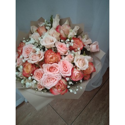 Фото отзыв: Если бы было 6-7 звезд, я бы их поставила. Заказала 2 букета: сестре и маме. Оба просто невероятные, бомбические!!! Цветы свежие, ароматные, композиции собраны гармонично! Придраться не к чему! Полный восторг!