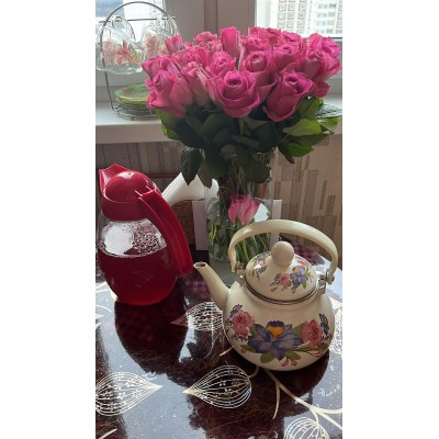 Фото отзыв: Отличный букет свежих роз! Большое спасибо! Заказ был доставлен вовремя, и именинница очень довольна :)