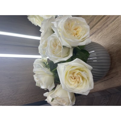 Фото отзыв: Чудесные цветы! Аромат нереальный!))) Очень очень довольна!) Спасибо вам огромное! Процветание вашей компании. Очень быстрая доставка , свежие цветы !)