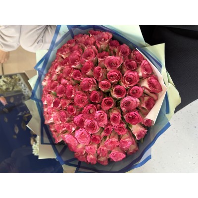 Фото отзыв: Спасибо Вам за Вашу работу, заказ оформили в 22.00. Очень переживала что не успеют на утро. Но зря, очень приятно когда люди подходят с толком, любовью и ставят клиента на первое место. Очень приятный курьер, еще раз Спасибо за цветы и за прекрасное настроение которое доставили получателю!!! Рекомендую на 200 процентов!!! 