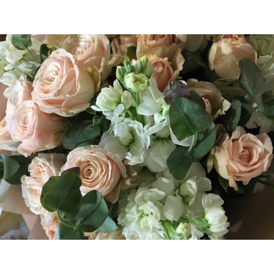 Фото отзыв: Очень красивый букет))) поздравляли маму, очень довольна и приятно удивлена. Спасибо огромное за букет!