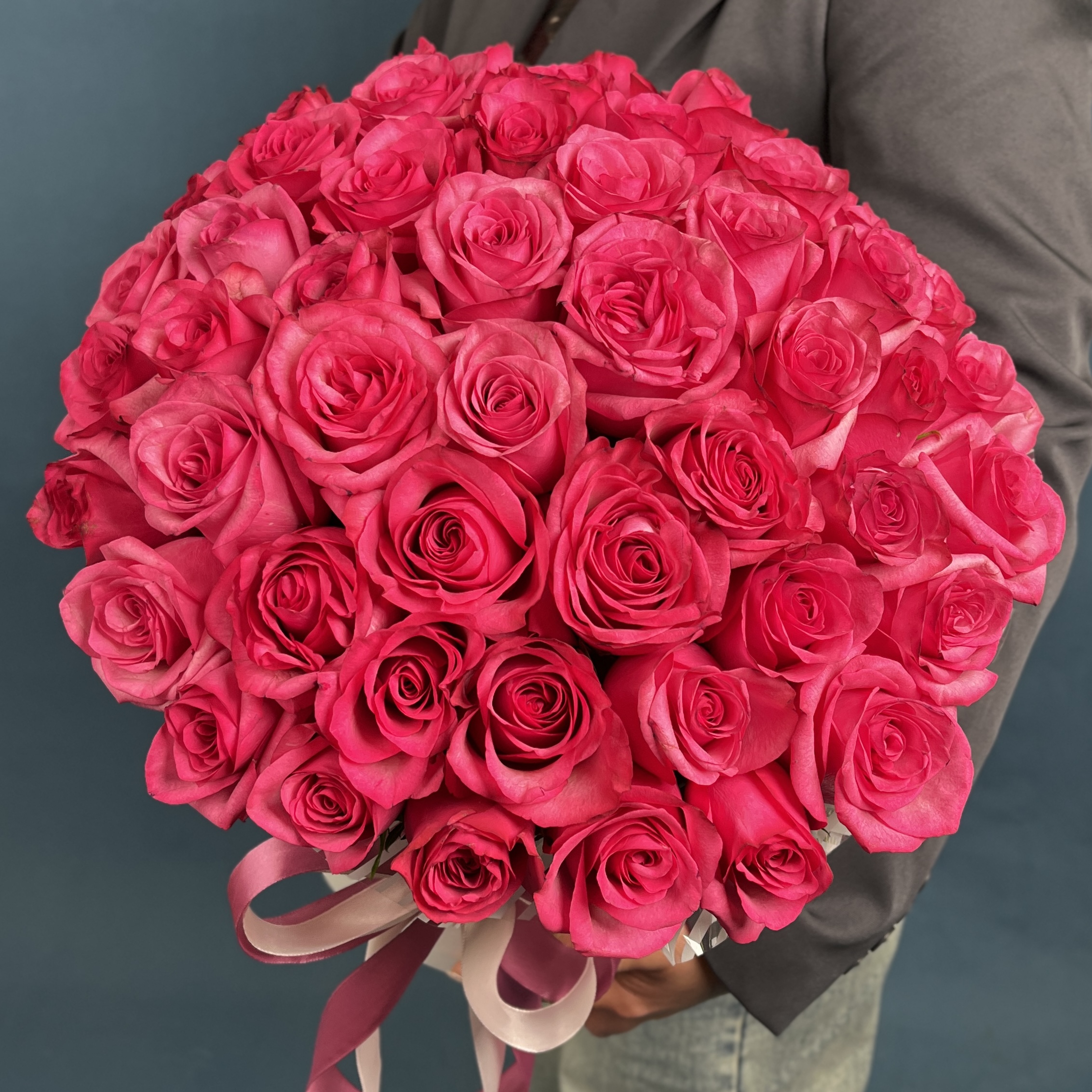 51 малиновая роза Палома Роял в коробке