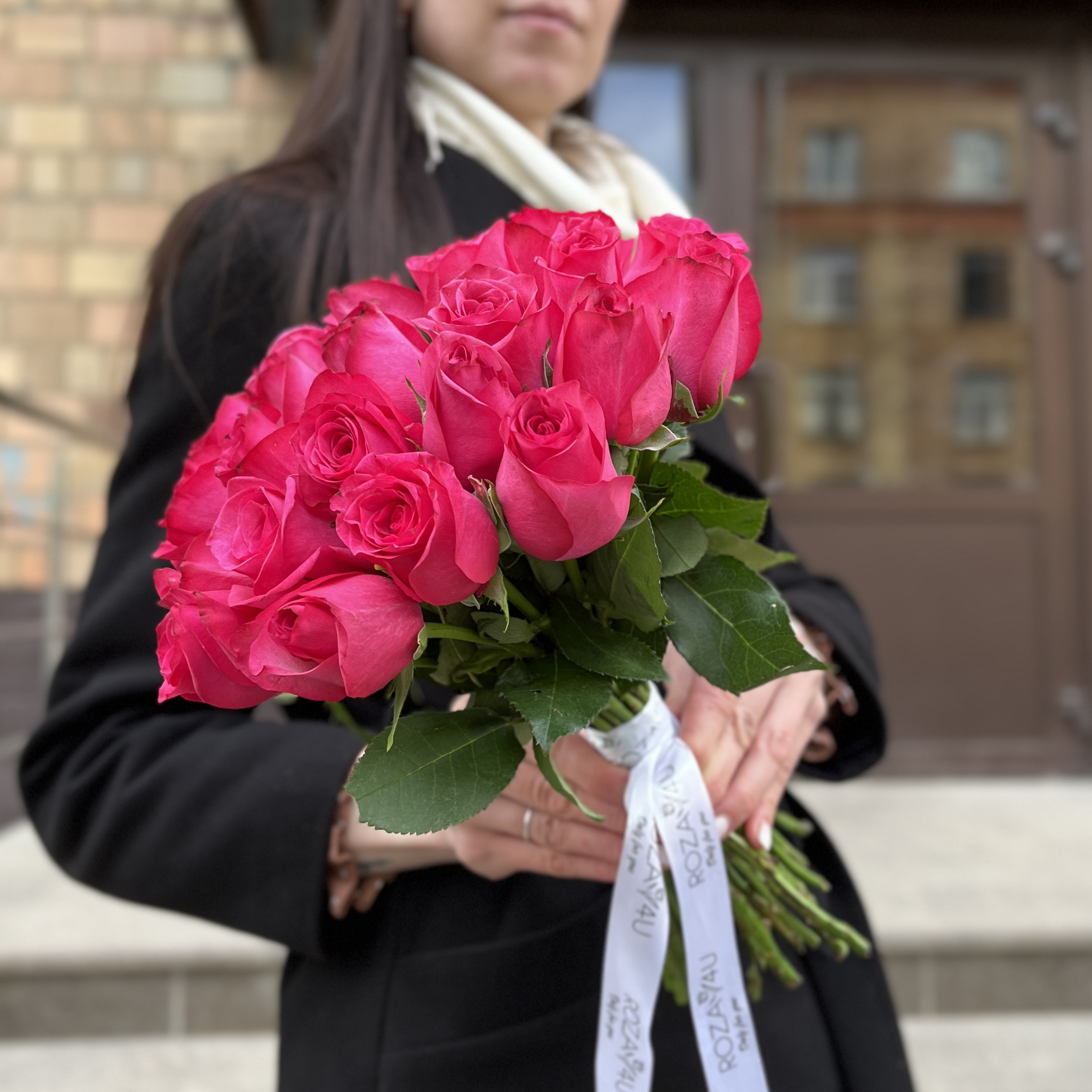 Малиновая Роза Палома Роял 40 см