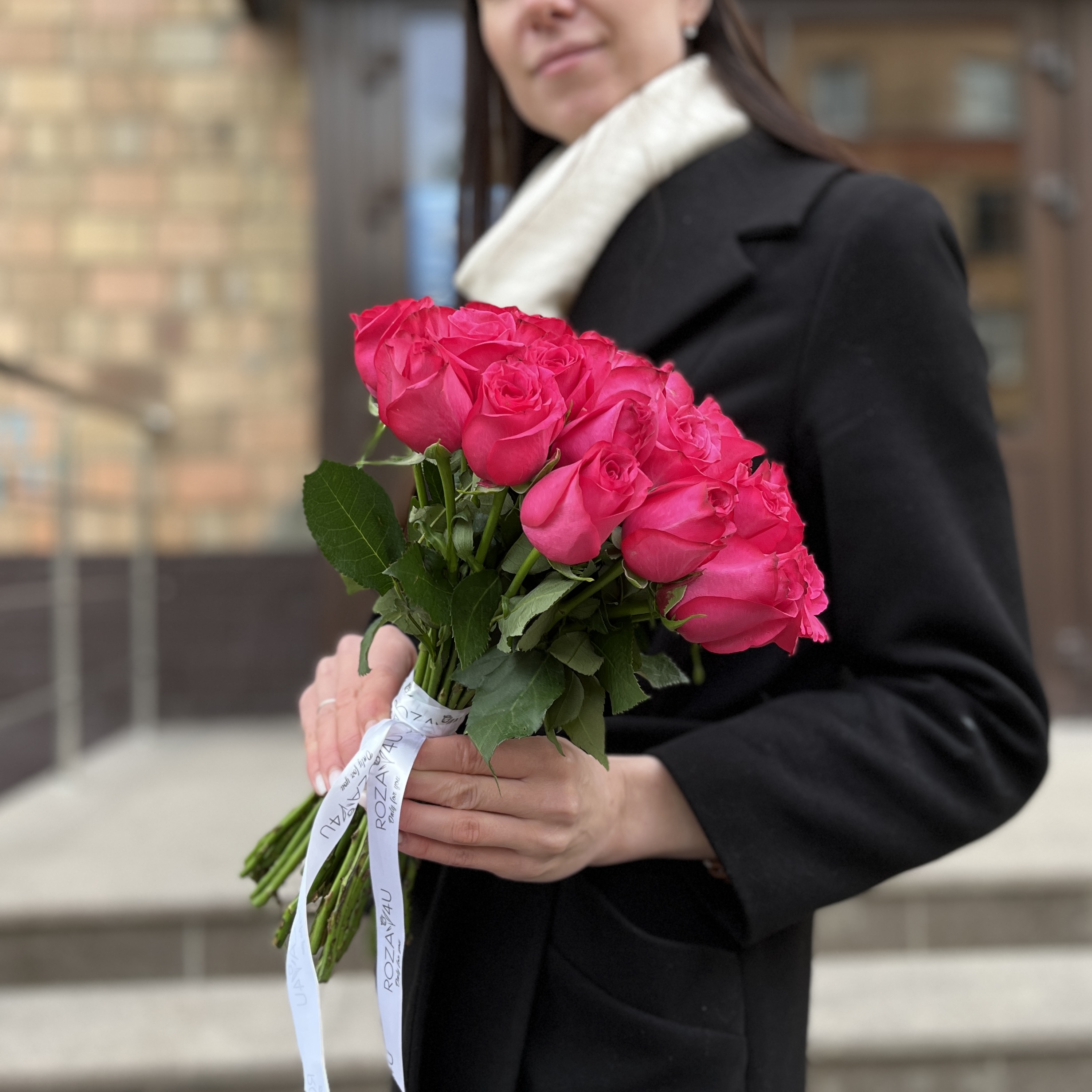 Малиновая Роза Палома Роял 40 см