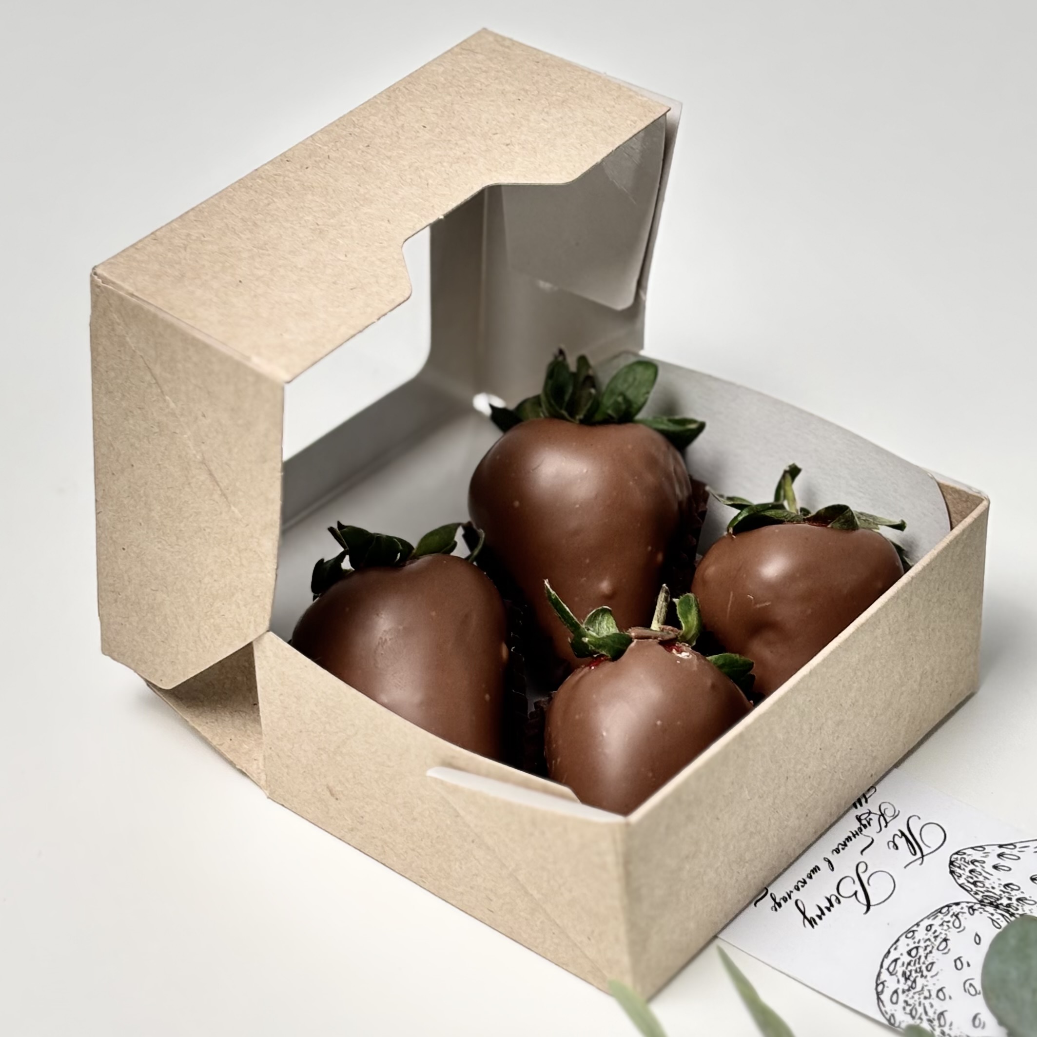 Клубника в шоколаде классика из 4 ягод