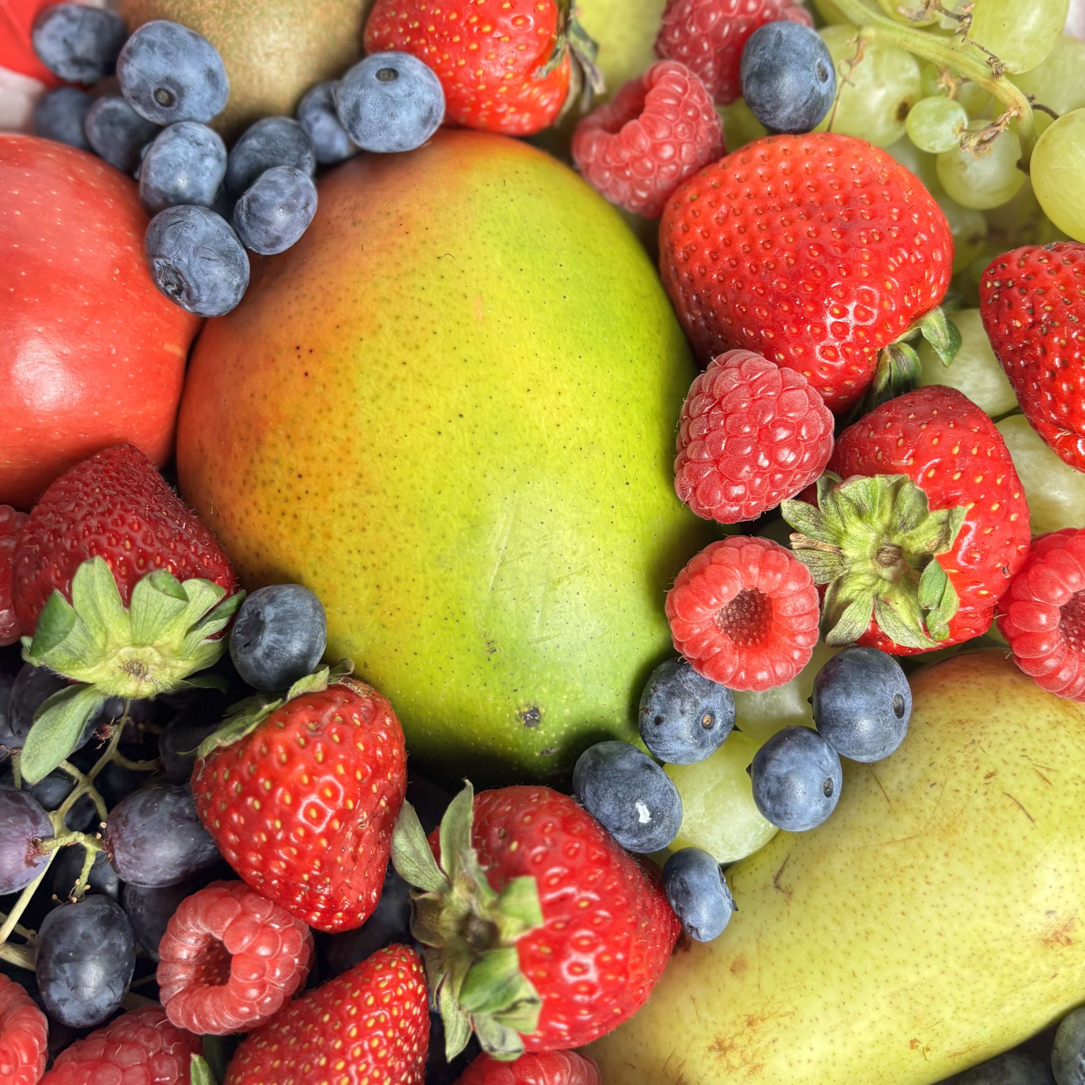 Фруктовый набор тропический рай в сердце 3000гр